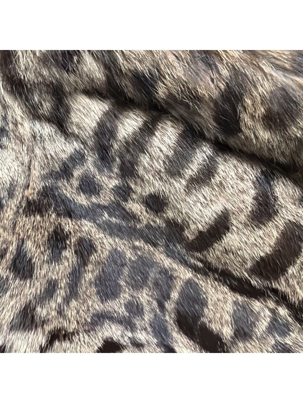 Woman’s Real Rabbit Jacket. Size 16 - Picture 8 of 9